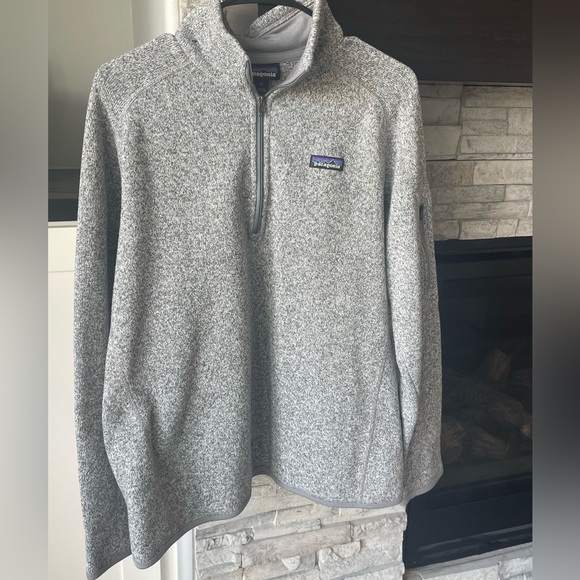 Patagonia quarter zip - Picture 2 of 3